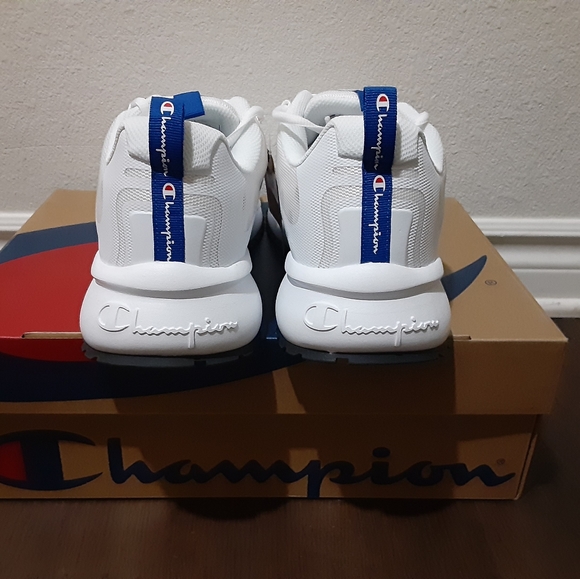 Champion - Picture 3 of 4